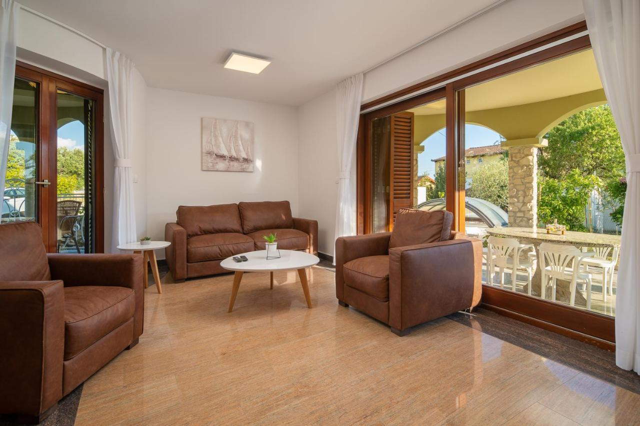 Villa Lusi house à Sveti Filip i Jakov Extérieur photo