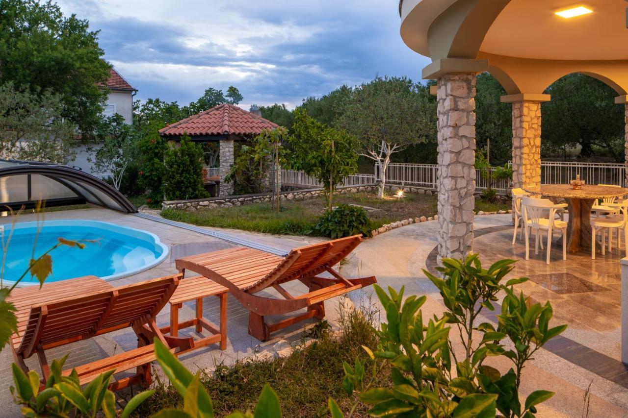 Villa Lusi house à Sveti Filip i Jakov Extérieur photo