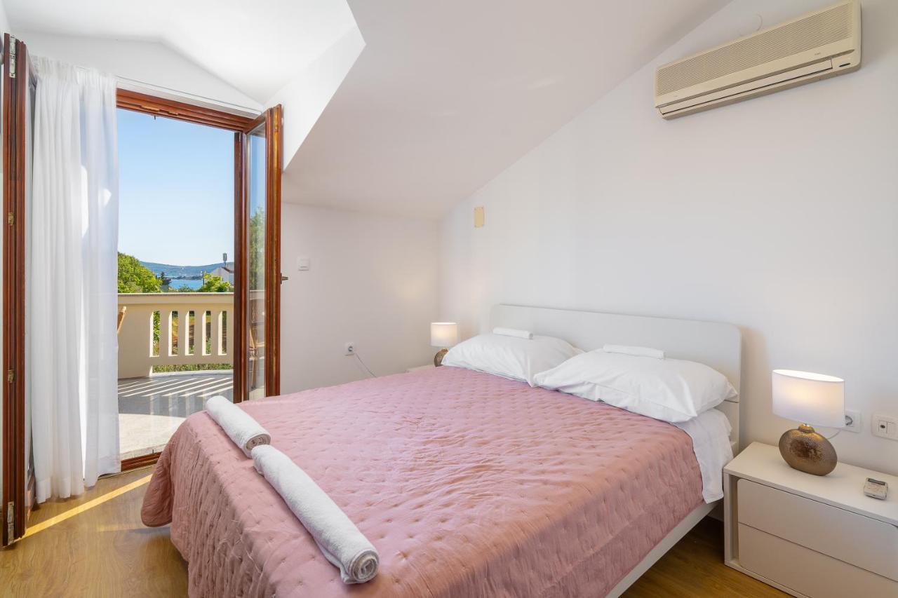 Villa Lusi house à Sveti Filip i Jakov Extérieur photo