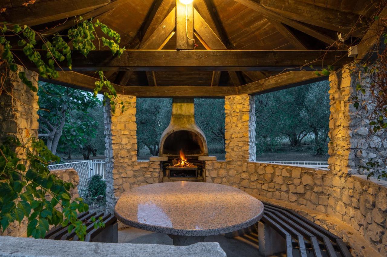 Villa Lusi house à Sveti Filip i Jakov Extérieur photo