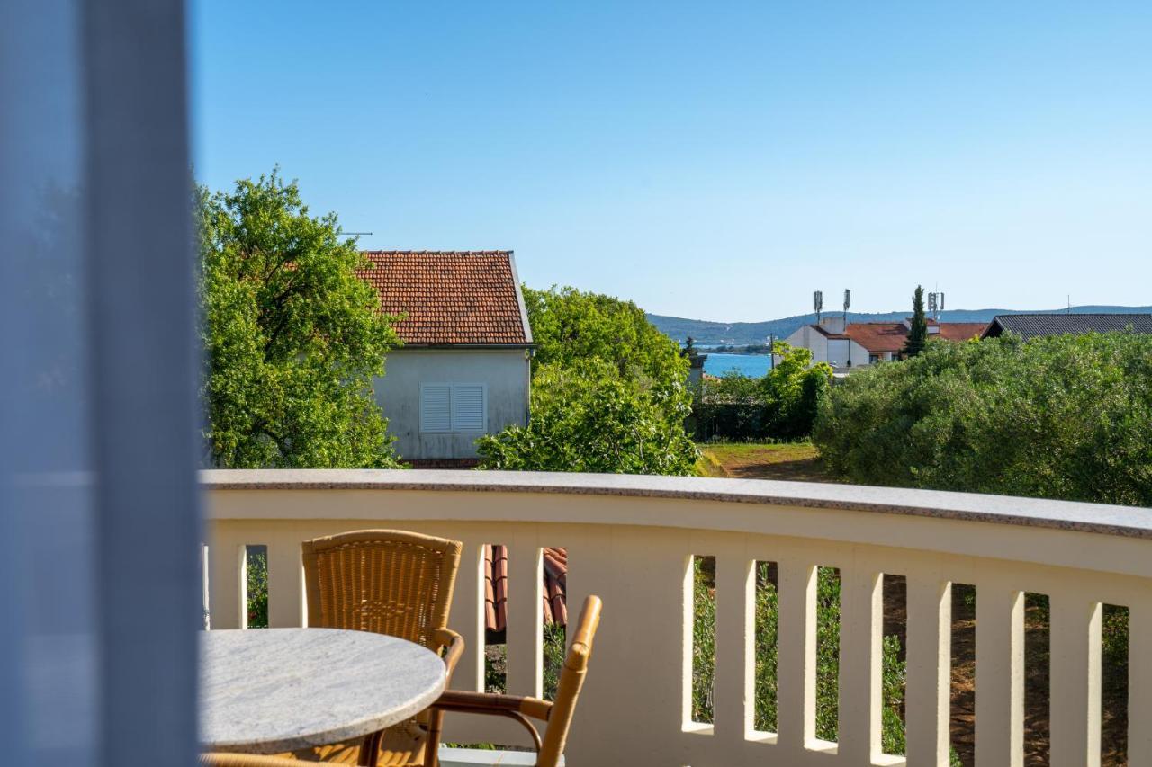 Villa Lusi house à Sveti Filip i Jakov Extérieur photo